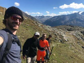 Filmcrew mit Mitarbeitenden Filmcrew mit Mitarbeitenden