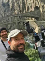 Janos und Armin bei Dreharbeiten zum Acht Grad Ost Imagefilm in der Schöllenenschlucht Janos und Armin bei Dreharbeiten zum Acht Grad Ost Imagefilm in der Schöllenenschlucht