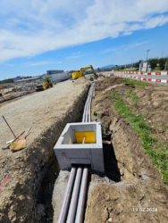 Stromleitungen mit Schacht Stromleitungen mit Schacht